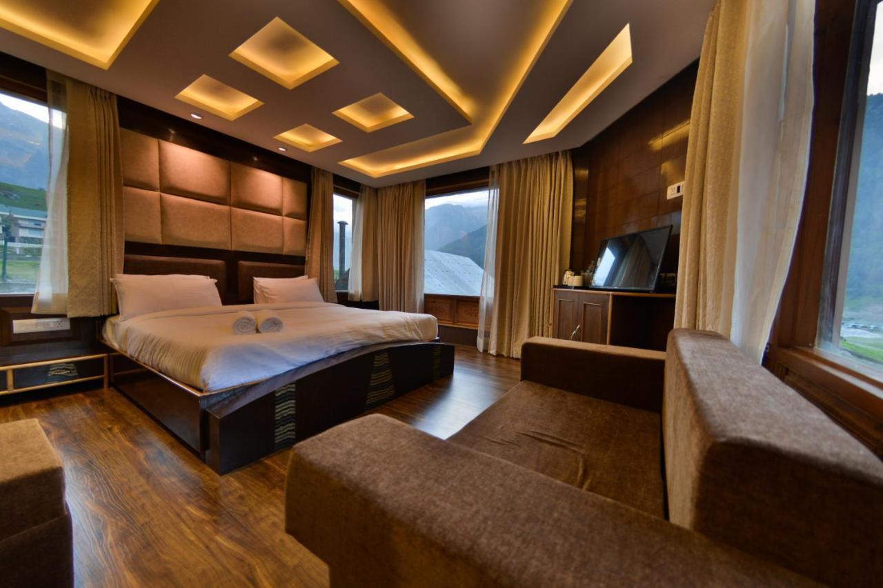 Hotel Village Walk Sonāmarg Extérieur photo